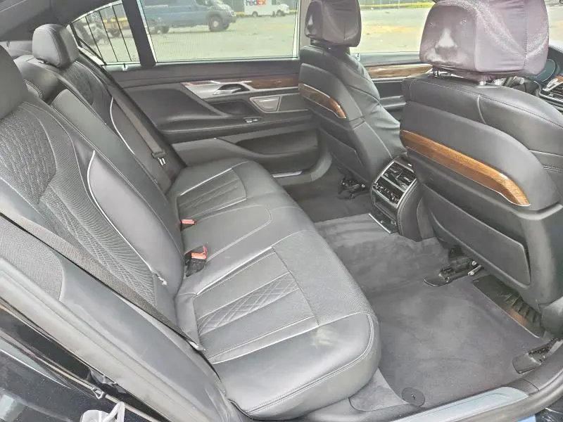 2018 BMW 750 XI  