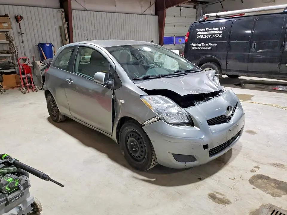 2010 TOYOTA YARIS BASE  