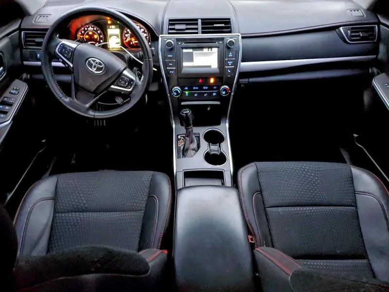 2015 TOYOTA CAMRY LE  