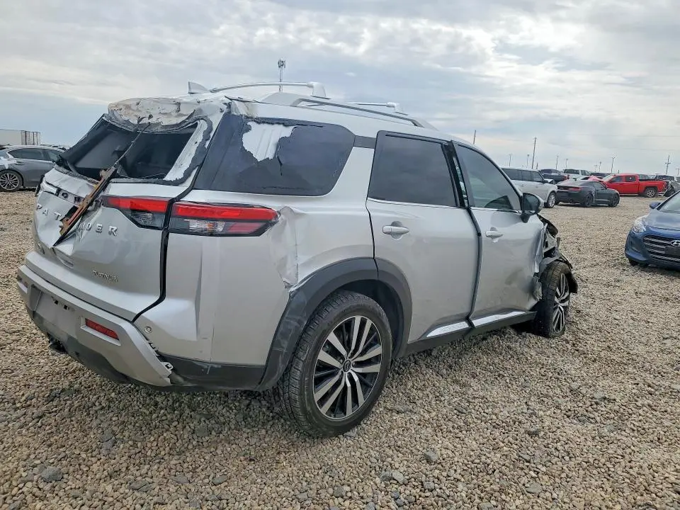 2023 NISSAN PATHFINDER PLATINUM  