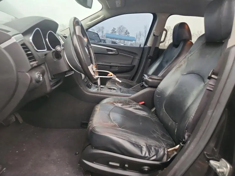 2011 CHEVROLET TRAVERSE LT  