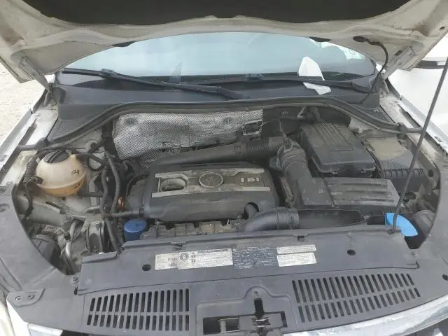 2011 VOLKSWAGEN TIGUAN S  