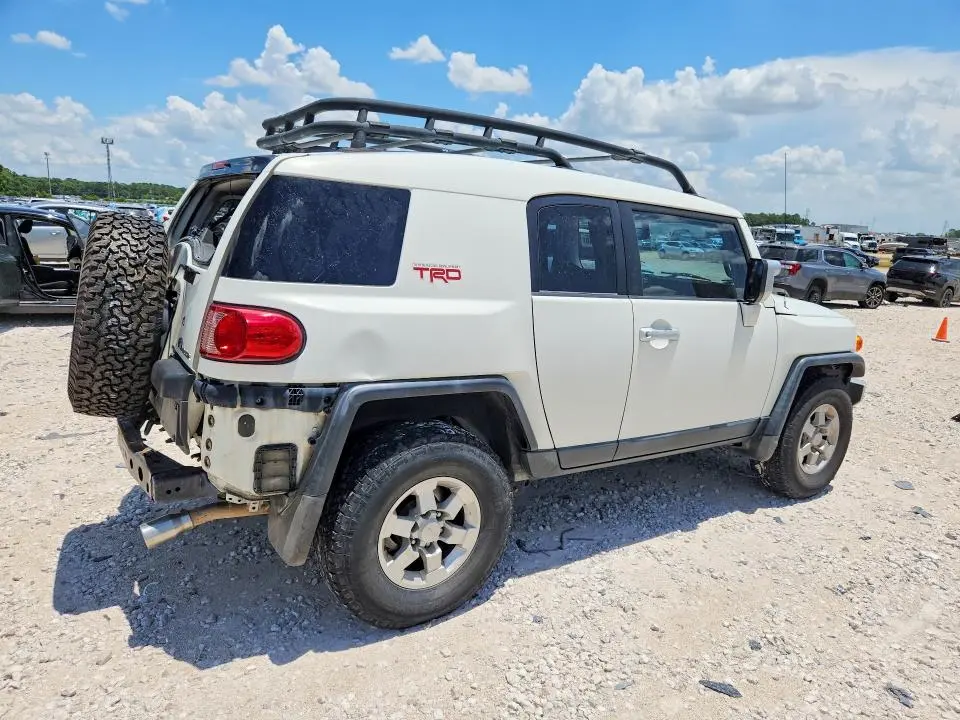 2010 TOYOTA FJ CRUISER BASE  