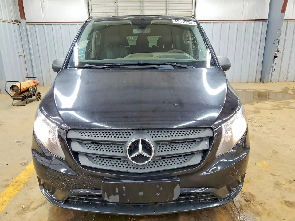 2017 MERCEDES-BENZ METRIS   