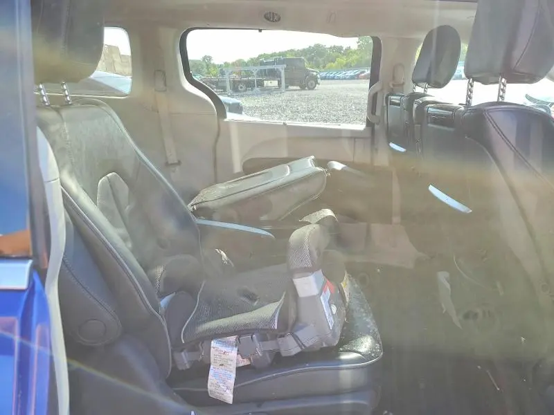 2018 CHRYSLER PACIFICA HYBRID LIMITED  