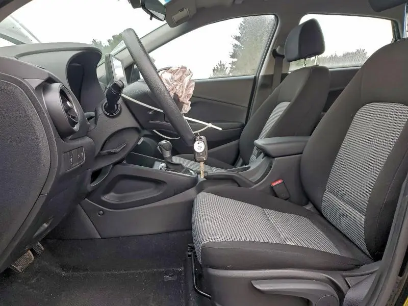 2023 HYUNDAI KONA SE  