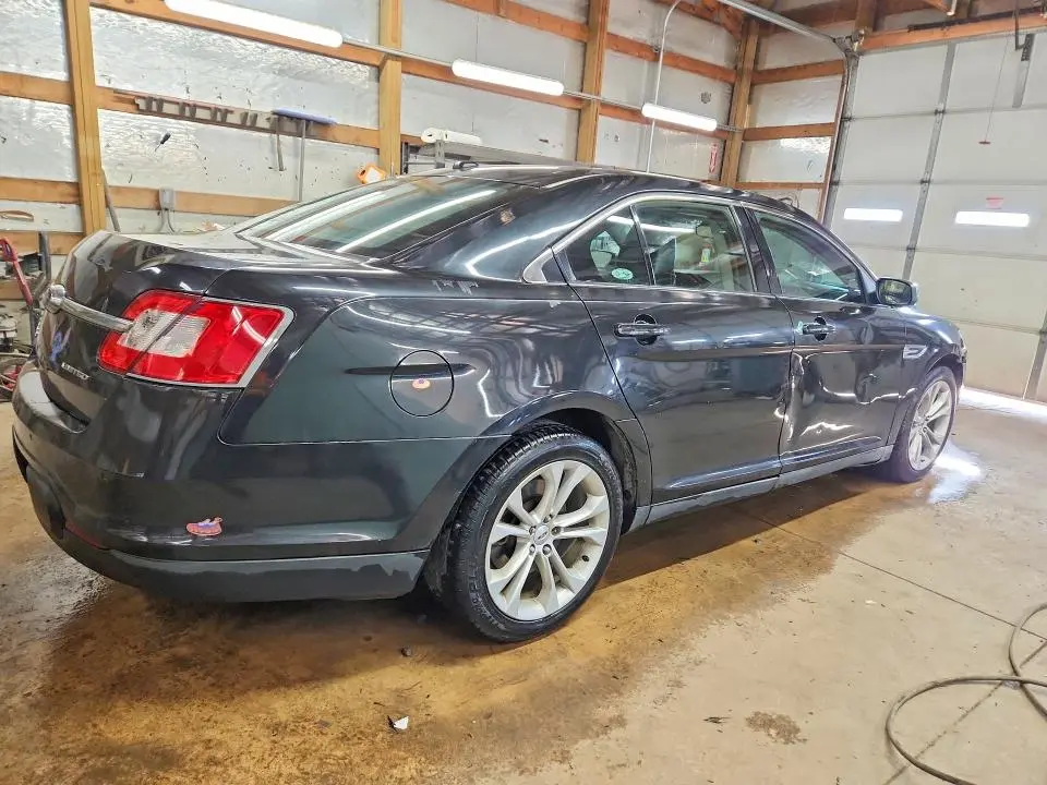 2011 FORD TAURUS LIMITED  