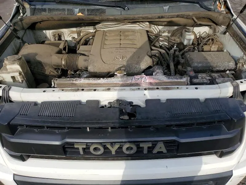 2016 TOYOTA TUNDRA CREWMAX SR5  