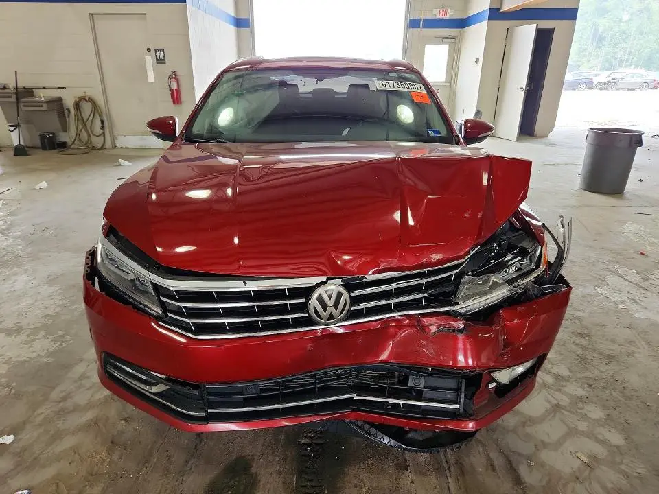 2017 VOLKSWAGEN PASSAT SE  
