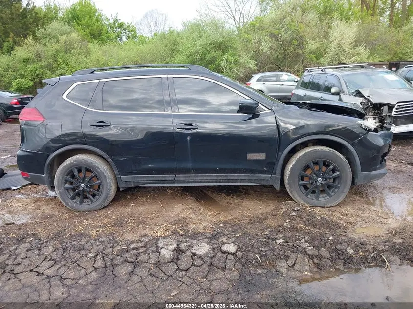 2017 NISSAN ROGUE SV