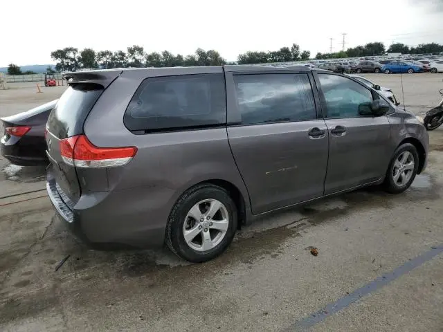 2011 TOYOTA SIENNA   