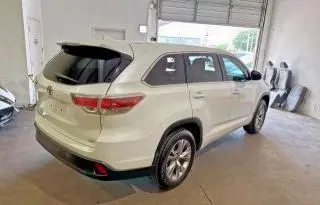 2016 TOYOTA HIGHLANDER LE  