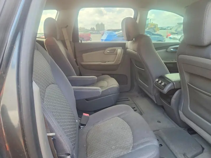 2011 CHEVROLET TRAVERSE LT  