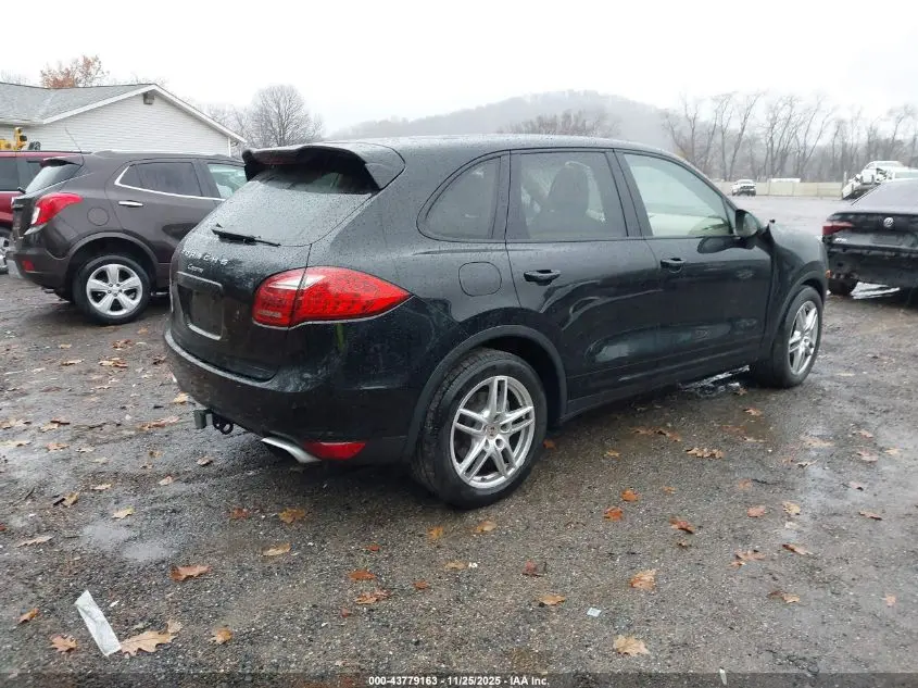 2014 PORSCHE CAYENNE  