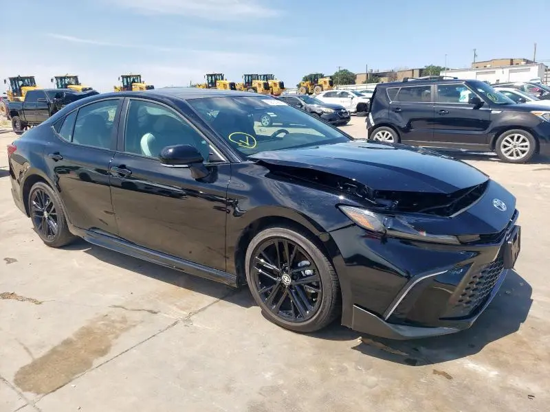 2025 TOYOTA CAMRY XSE  