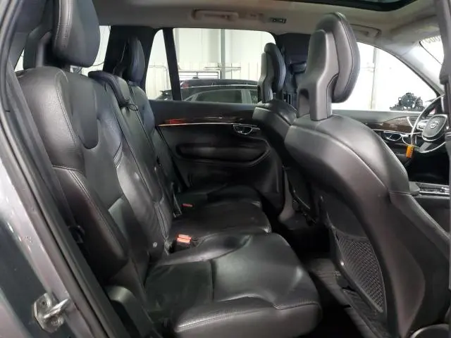 2016 VOLVO XC90 T6  