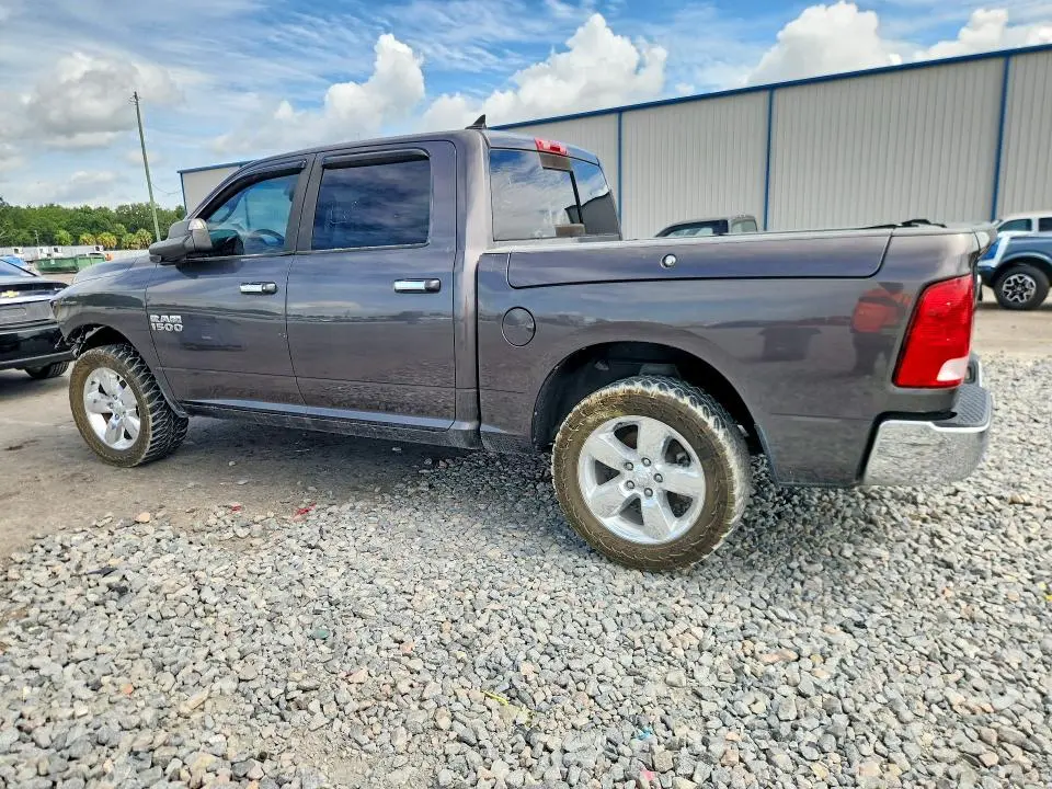 2015 RAM 1500 SLT  