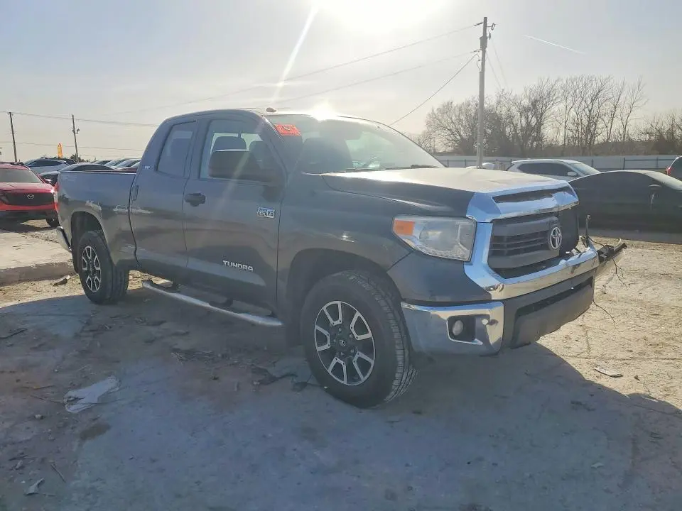 2015 TOYOTA TUNDRA SR5  