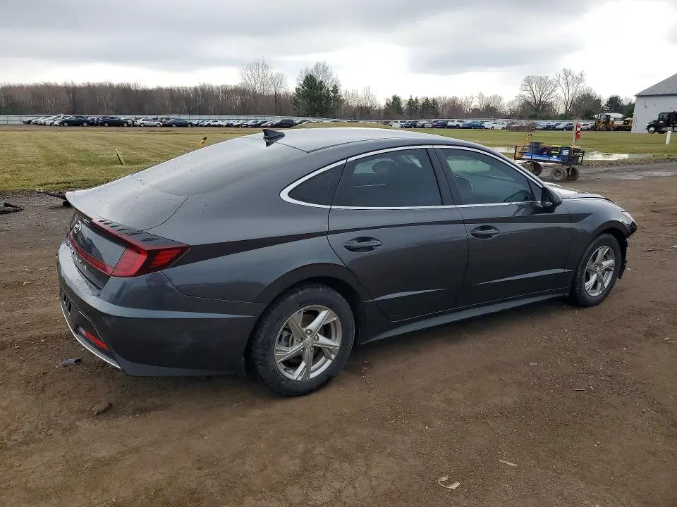 2022 HYUNDAI SONATA SE  
