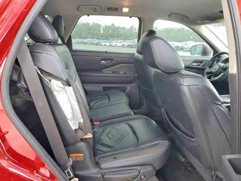 2023 NISSAN PATHFINDER SL  