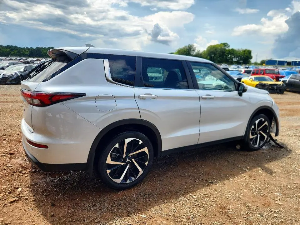2022 MITSUBISHI OUTLANDER ES  