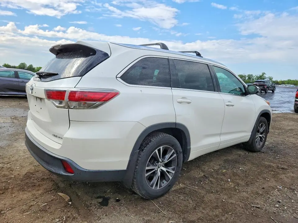 2016 TOYOTA HIGHLANDER XLE  