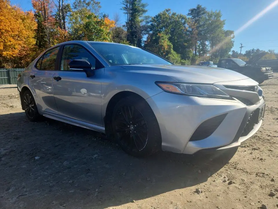 2019 TOYOTA CAMRY SE  