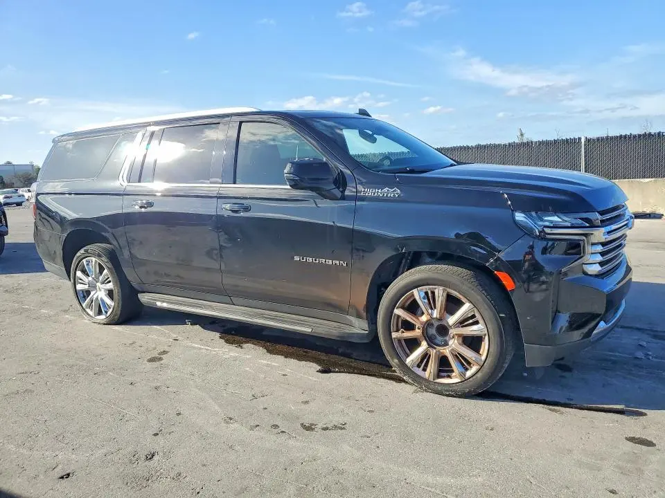 2023 CHEVROLET SUBURBAN 6.2L V8  HIGH COUNTRY