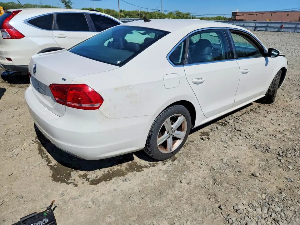 2012 VOLKSWAGEN PASSAT SE  