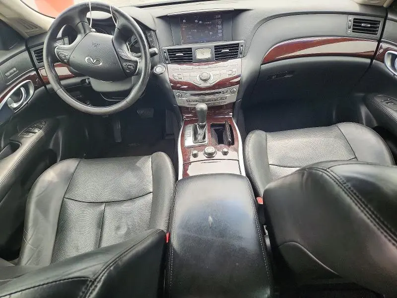 2016 INFINITI Q70L 3.7  
