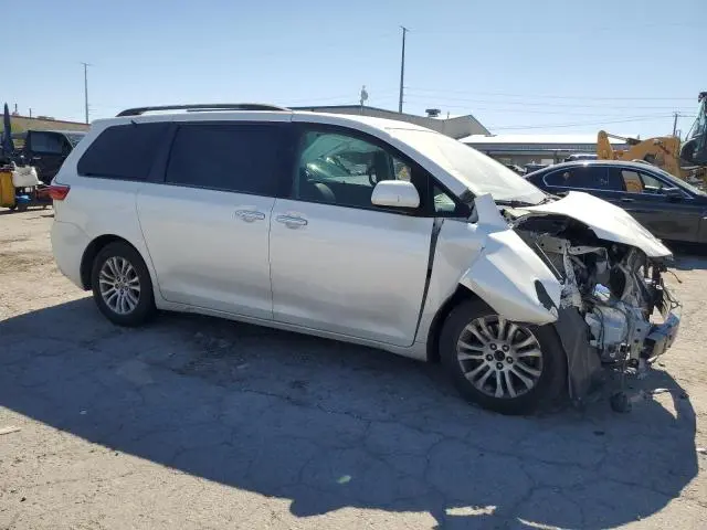 2015 TOYOTA SIENNA XLE  
