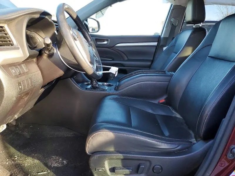 2018 TOYOTA HIGHLANDER SE  