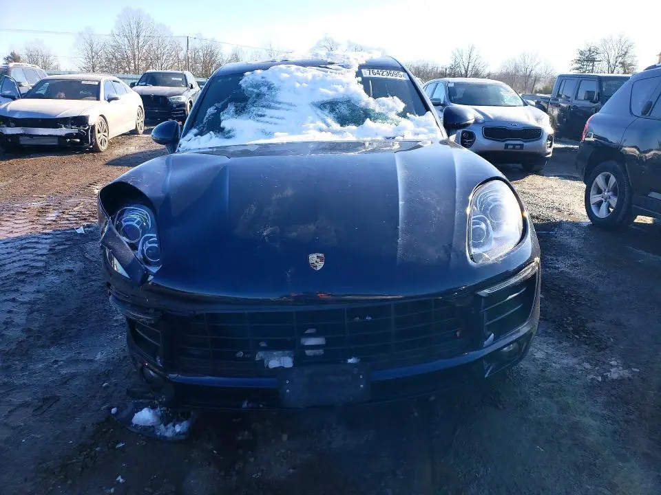2018 PORSCHE MACAN   