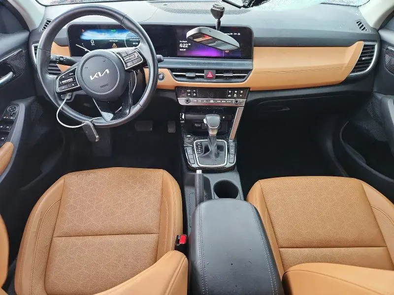 2024 KIA SELTOS EX  
