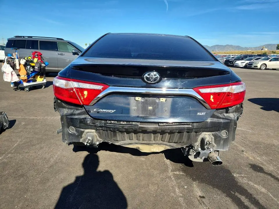 2016 TOYOTA CAMRY LE  