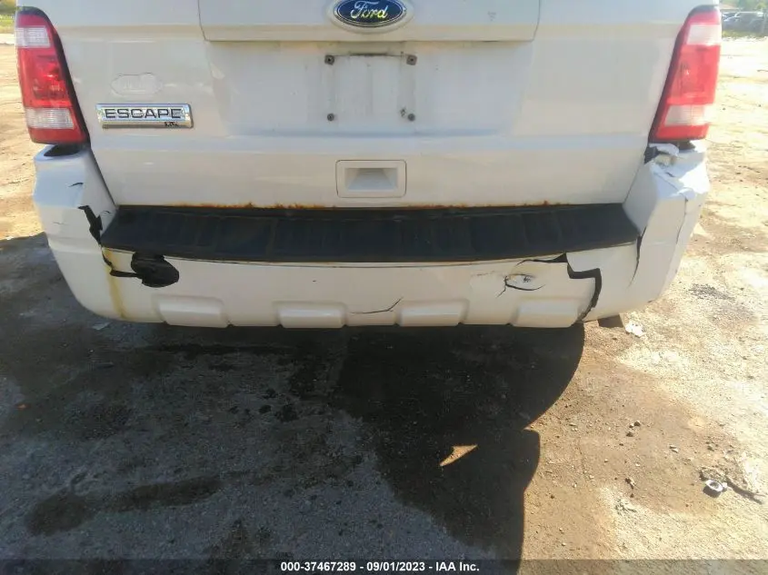 2011 FORD ESCAPE XLT