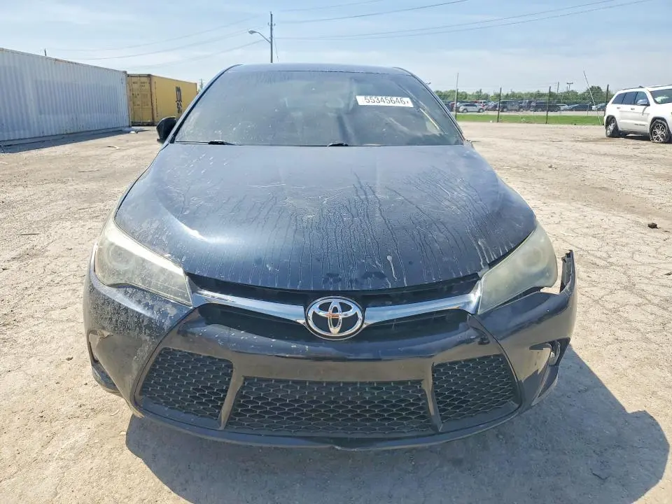 2015 TOYOTA CAMRY SE  