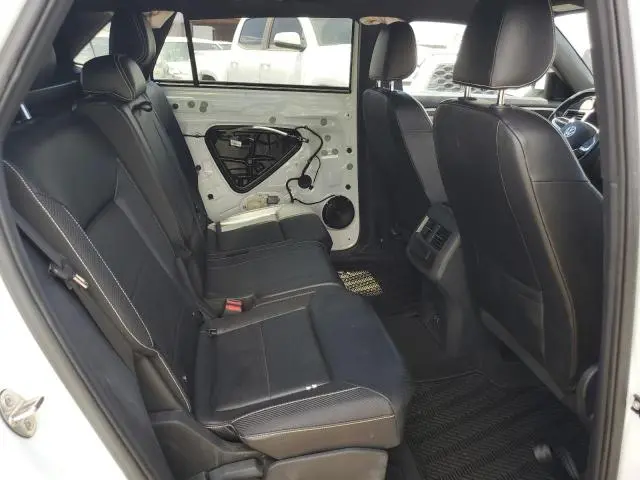 2022 VOLKSWAGEN ATLAS CROSS SPORT SEL R-LINE  