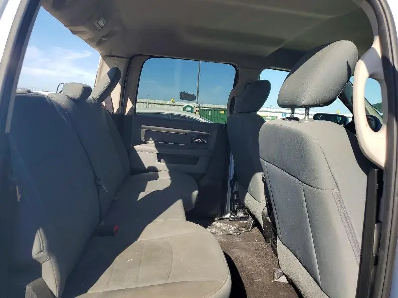 2017 RAM 1500 SLT  
