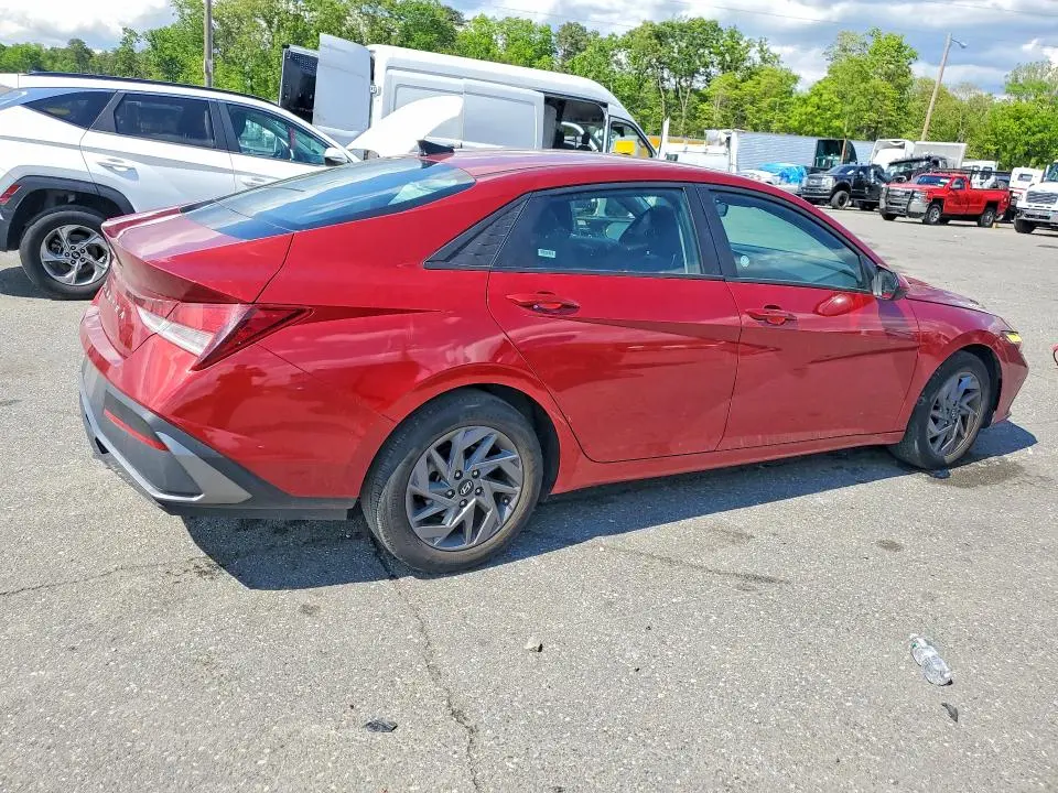 2024 HYUNDAI ELANTRA SEL  