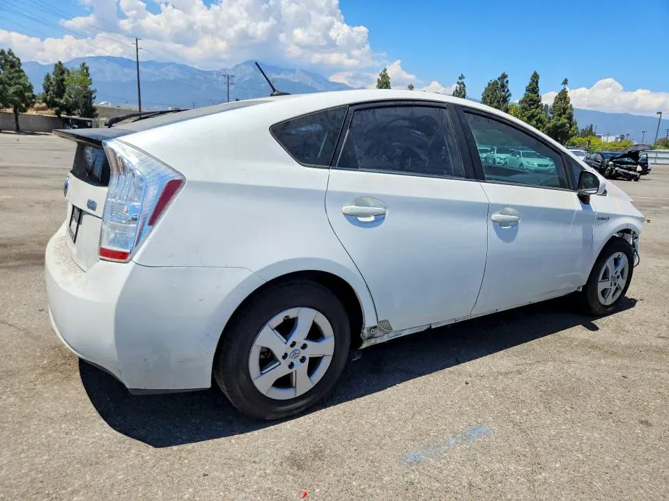 2010 TOYOTA PRIUS II  