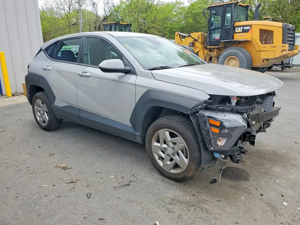 2024 HYUNDAI KONA SE  