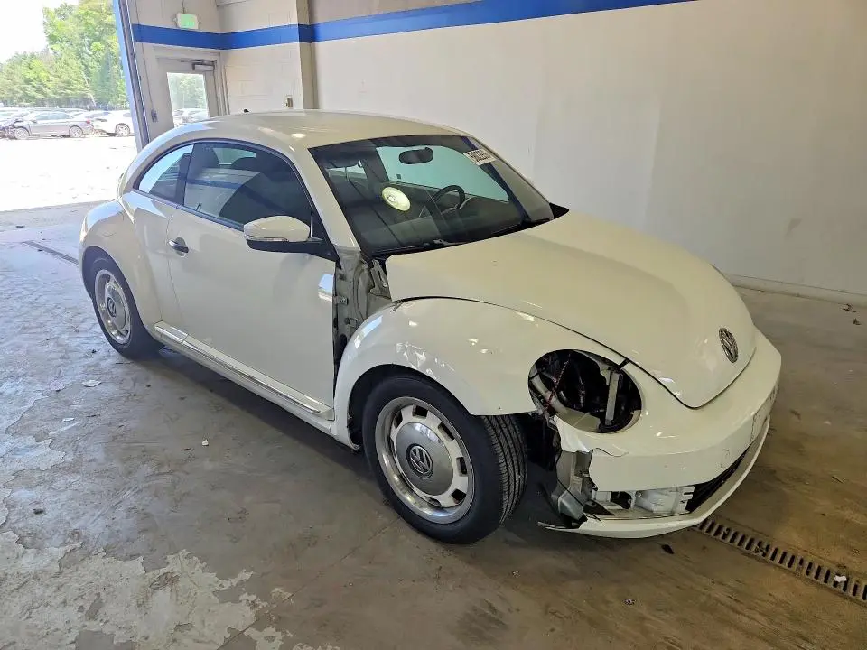 2015 VOLKSWAGEN BEETLE 1.8T  