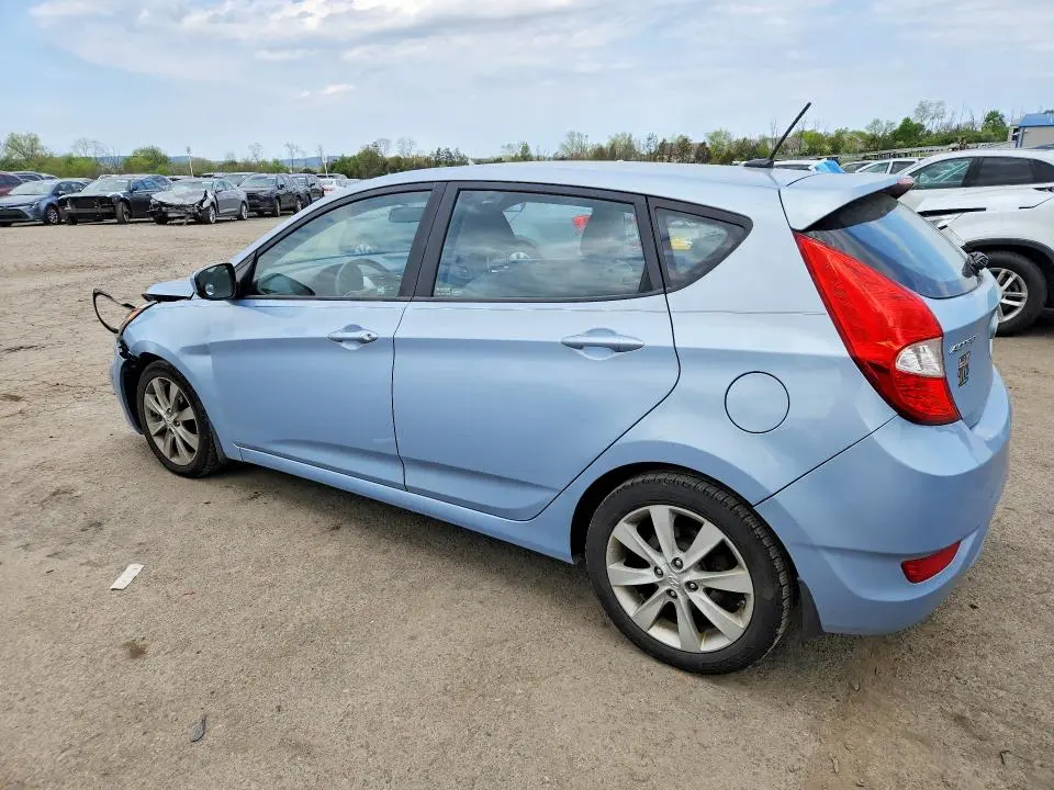 2012 HYUNDAI ACCENT SE  