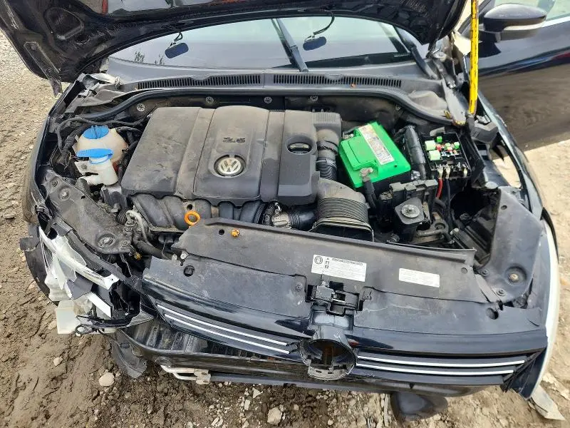 2013 VOLKSWAGEN JETTA SE  