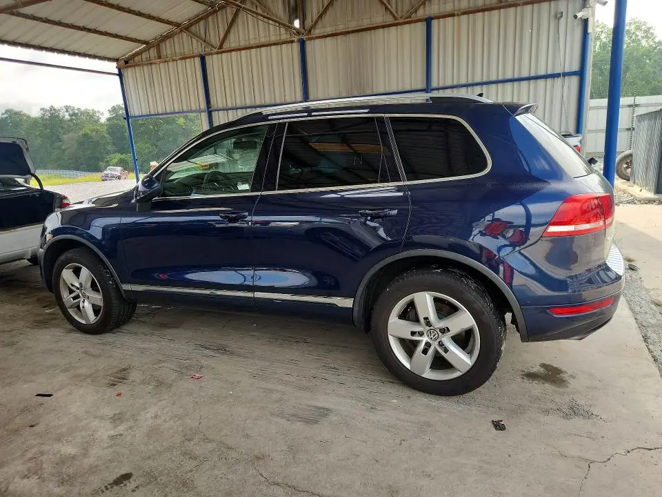 2011 VOLKSWAGEN TOUAREG V6  
