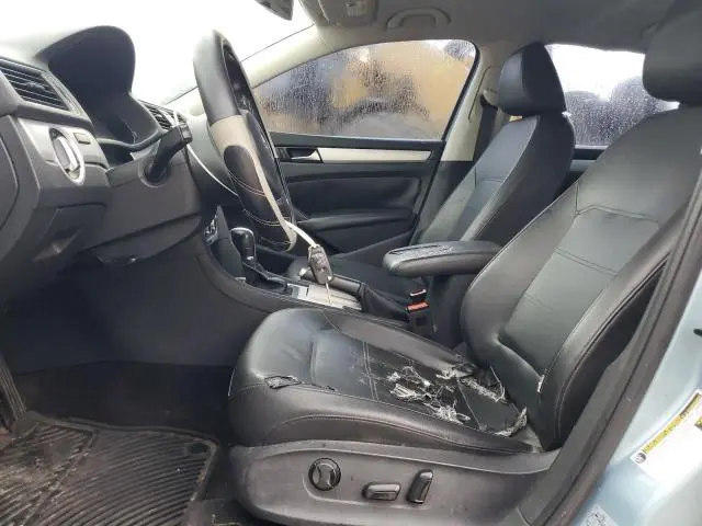 2012 VOLKSWAGEN PASSAT SE  