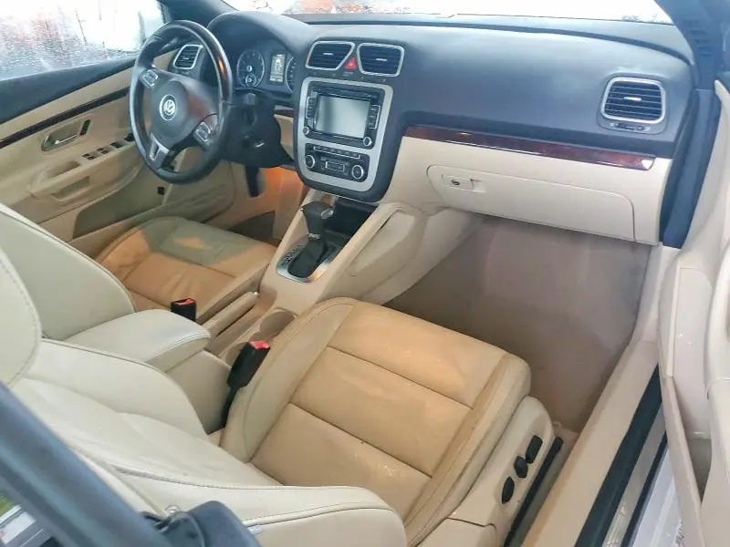 2010 VOLKSWAGEN EOS LUX  