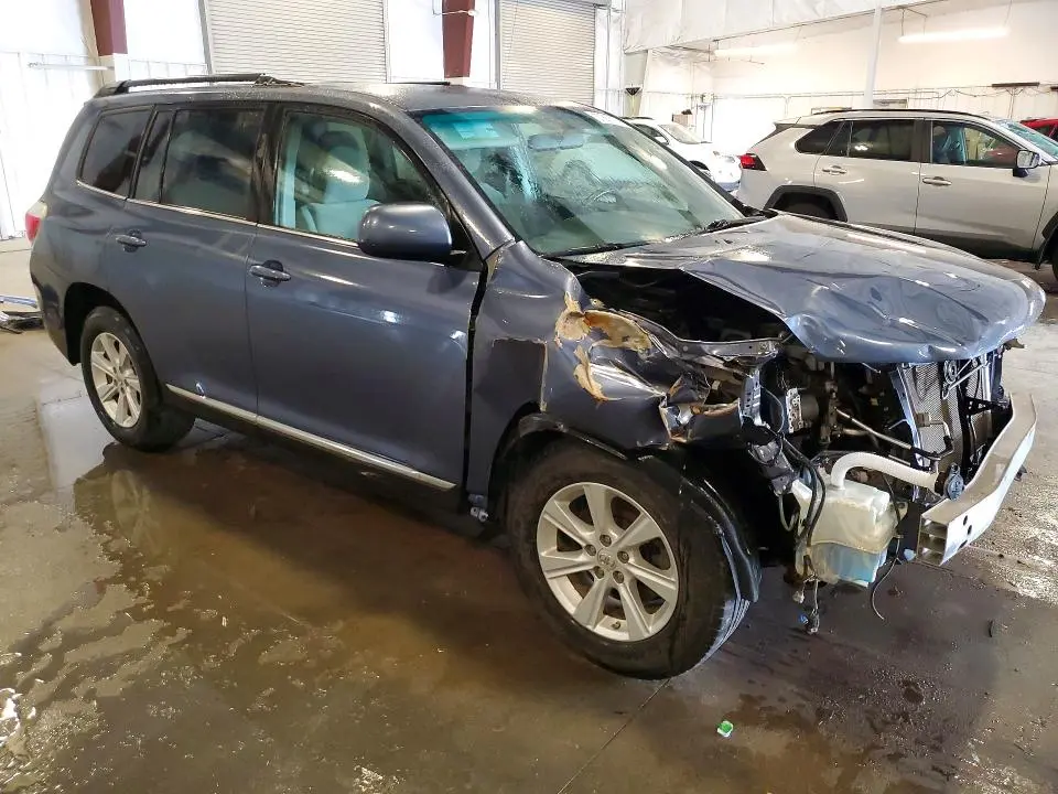 2011 TOYOTA HIGHLANDER BASE  