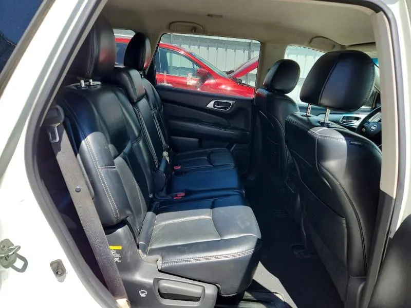 2017 NISSAN PATHFINDER SL  
